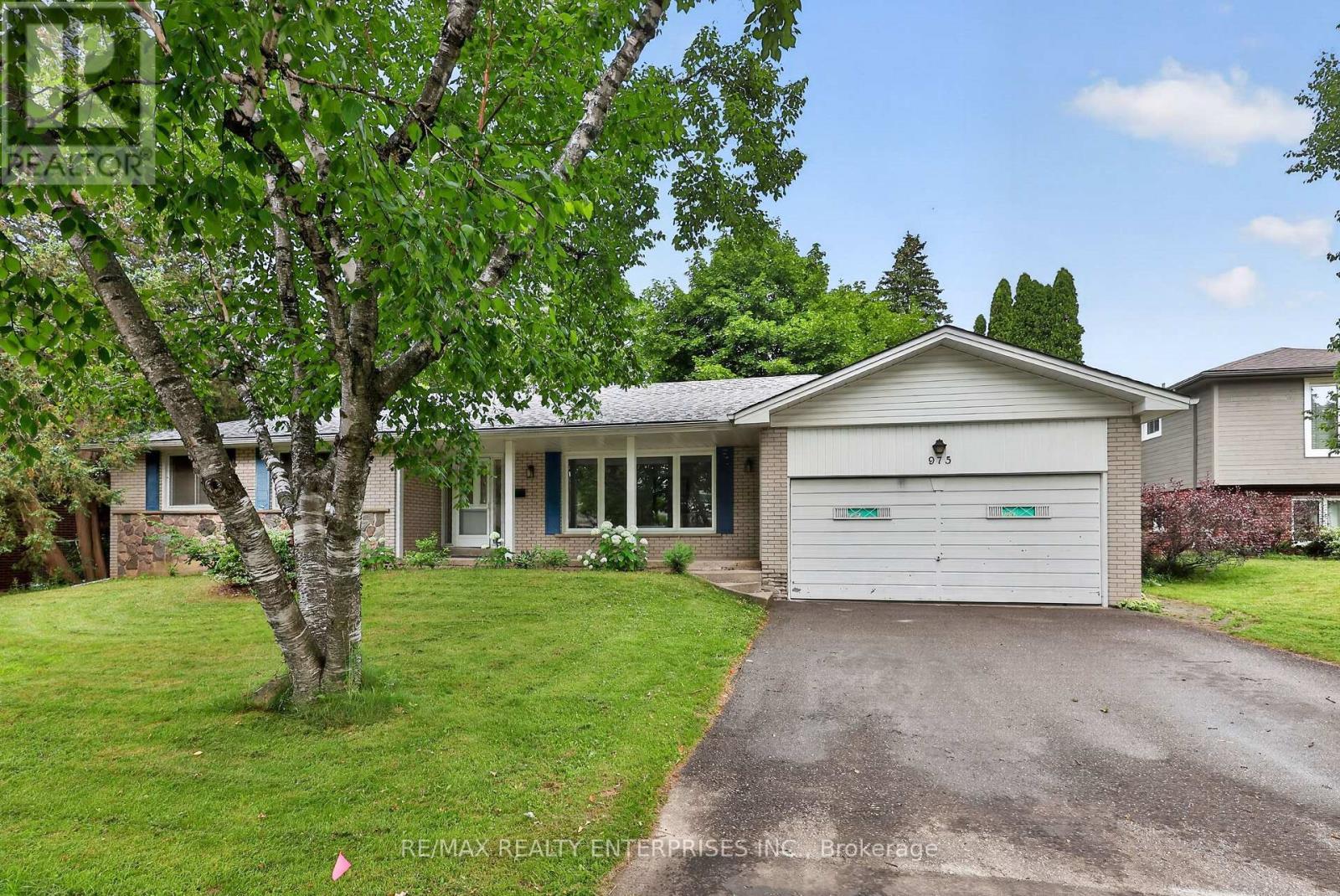 975 Cresthampton Lane, Mississauga, ON - Outdoor