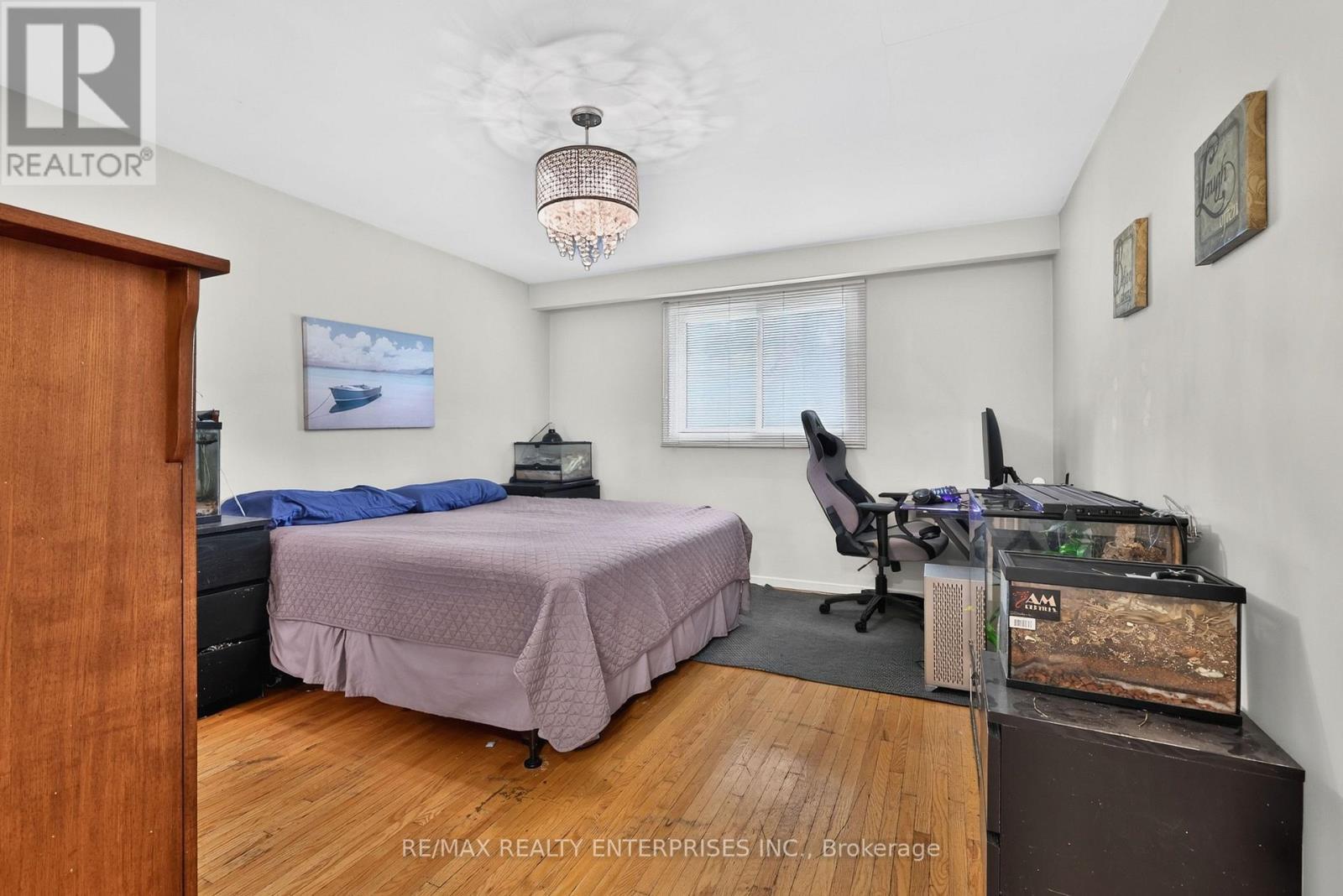 975 Cresthampton Lane, Mississauga, ON - Indoor Photo Showing Bedroom