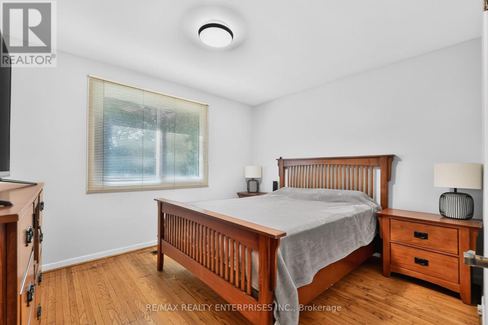 975 Cresthampton Lane, Mississauga, ON - Indoor Photo Showing Bedroom
