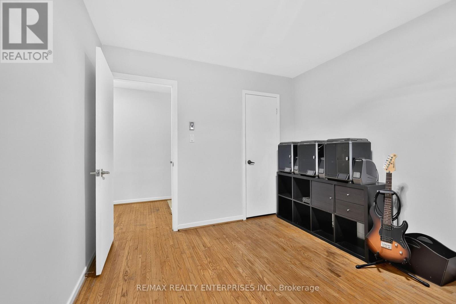 975 Cresthampton Lane, Mississauga, ON - Indoor