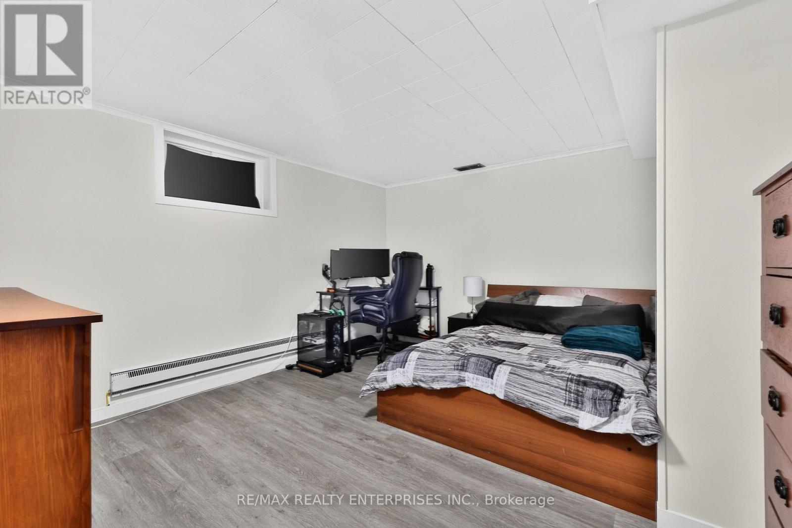 975 Cresthampton Lane, Mississauga, ON - Indoor Photo Showing Bedroom