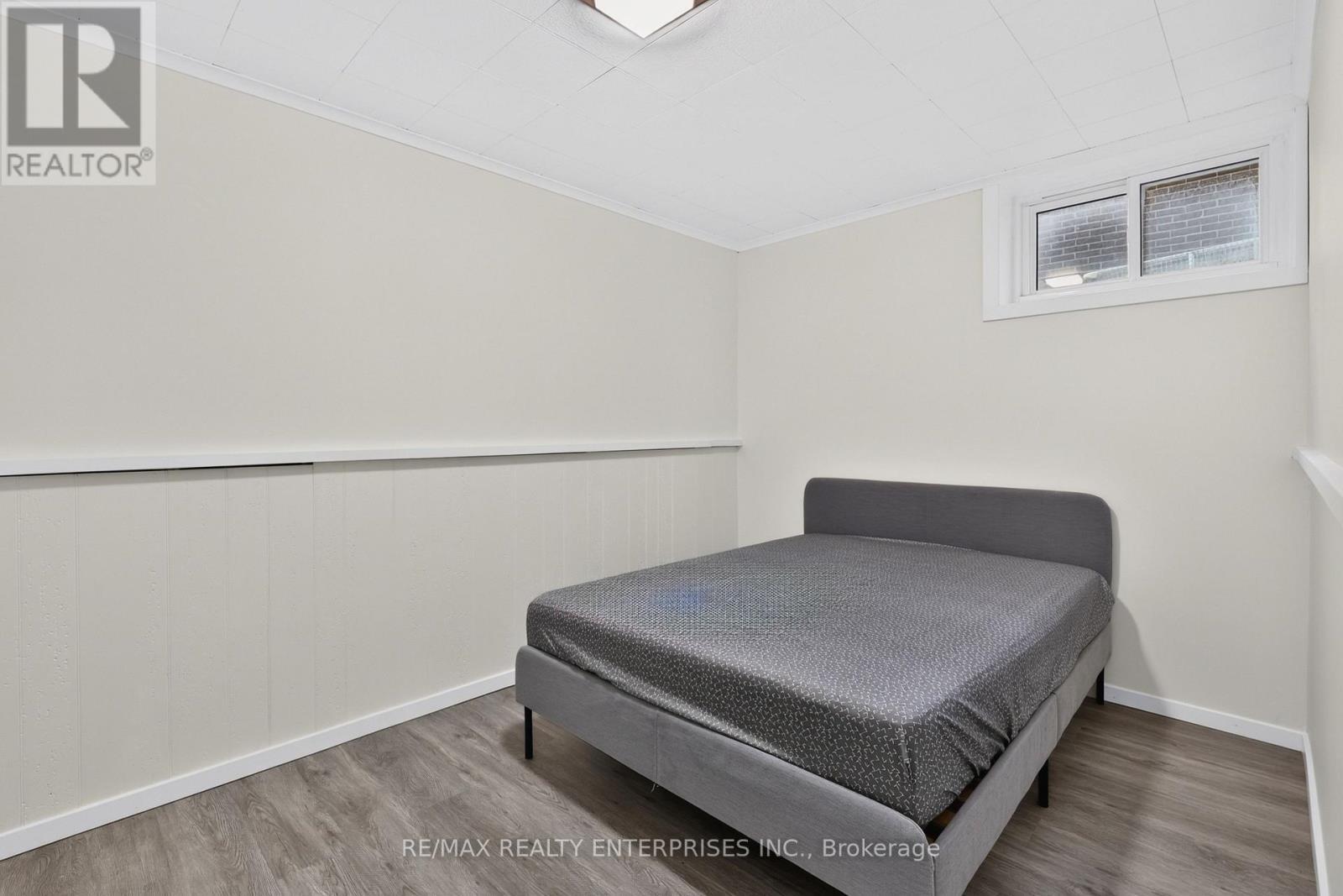 975 Cresthampton Lane, Mississauga, ON - Indoor Photo Showing Bedroom