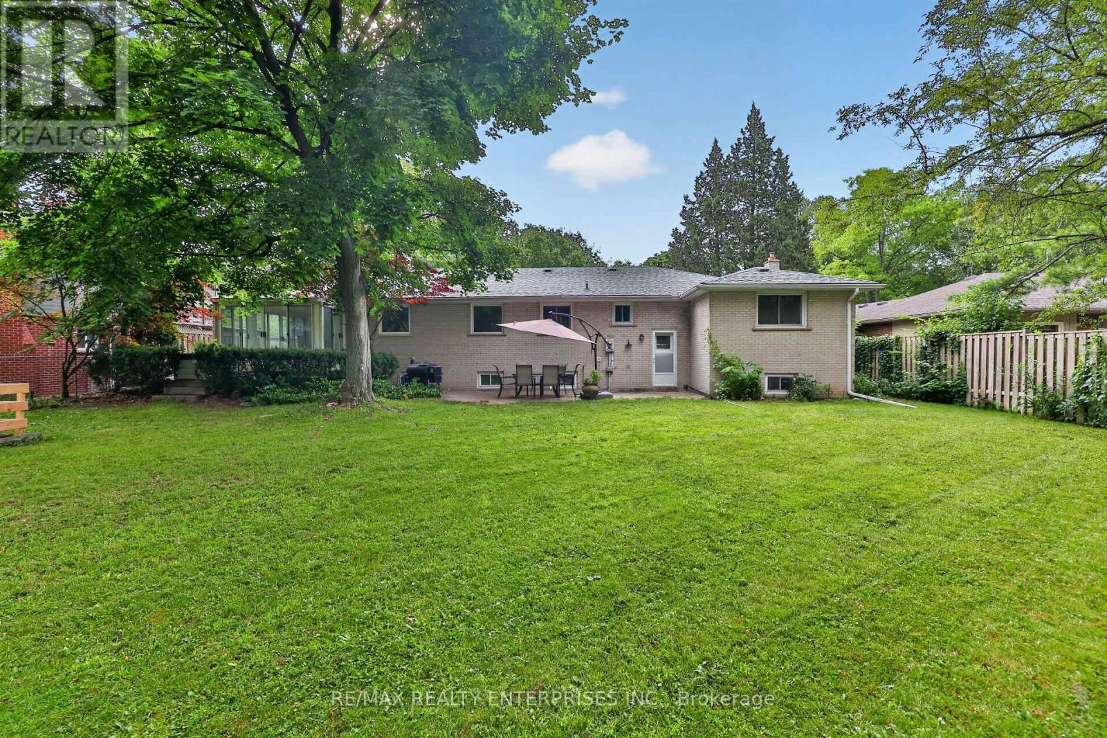 975 Cresthampton Lane, Mississauga, ON - Outdoor