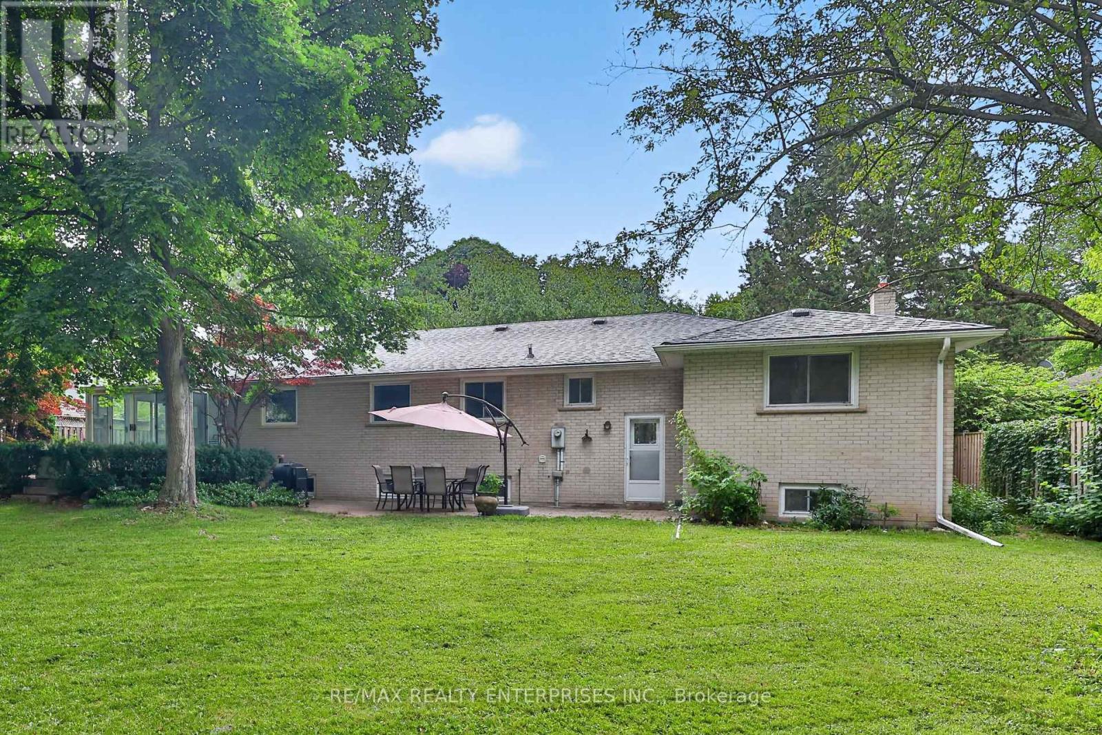 975 Cresthampton Lane, Mississauga, ON - Outdoor