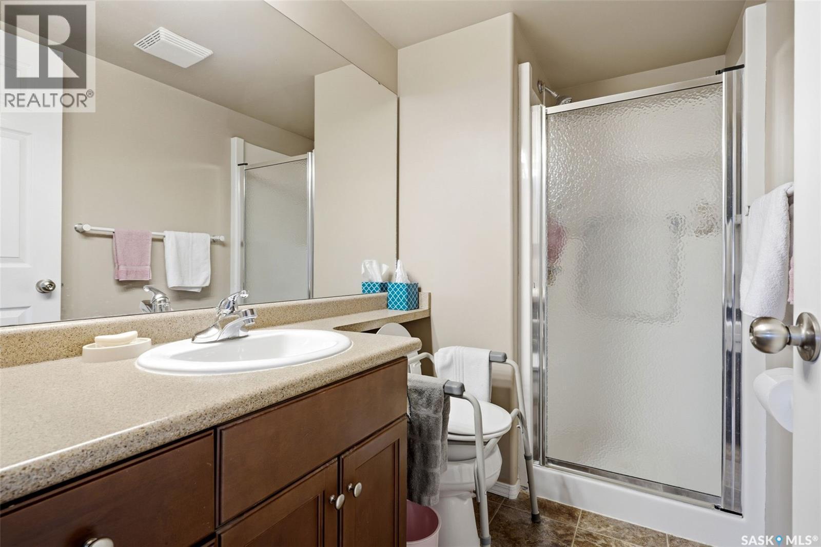 303 6709 Rochdale Boulevard, Regina, SK - Indoor Photo Showing Bathroom