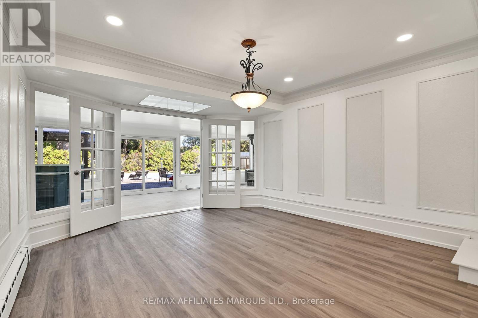 1603 Peter Street, Cornwall, ON - Indoor Photo Showing Other Room