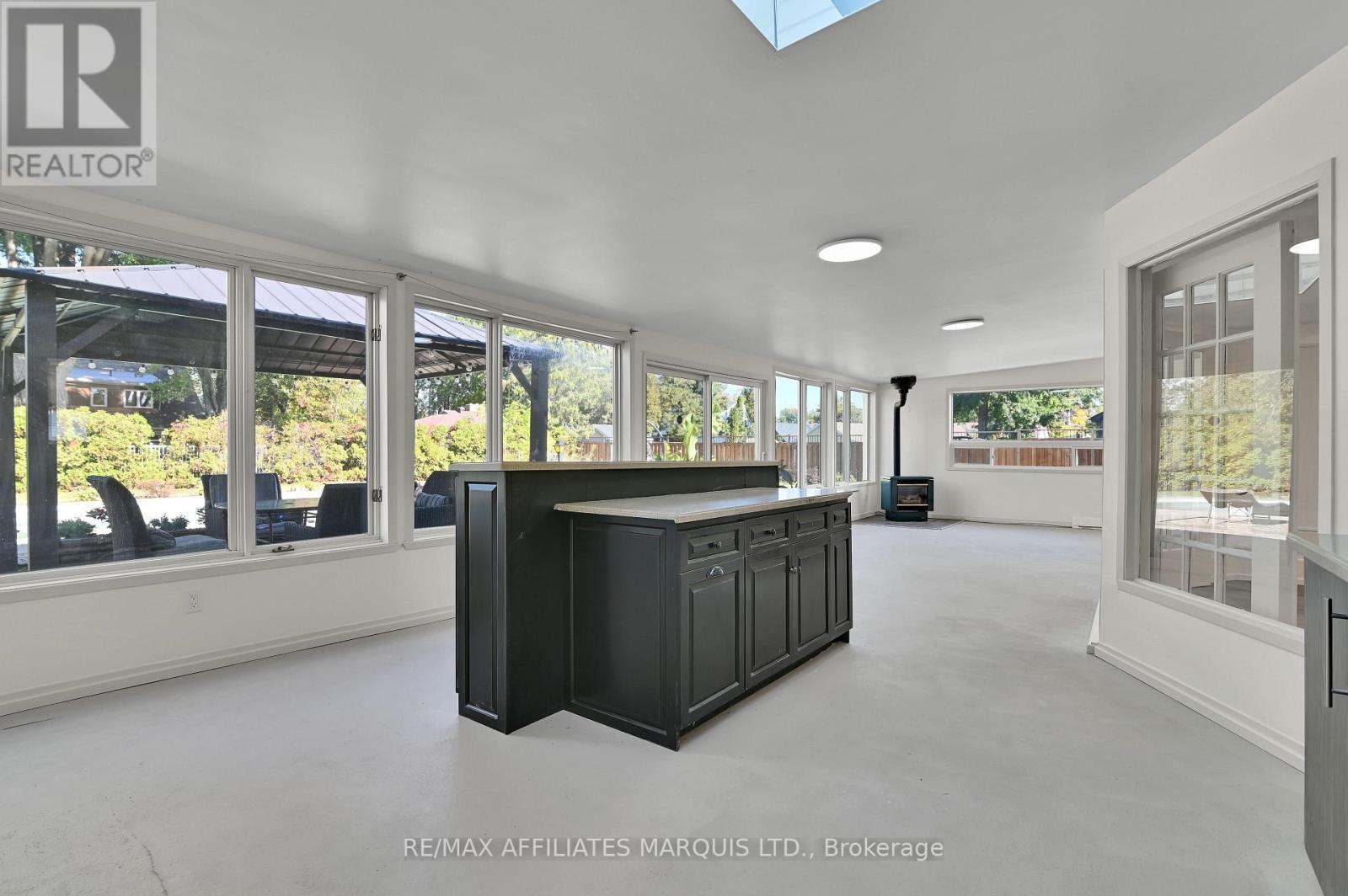 1603 Peter Street, Cornwall, ON - Indoor Photo Showing Other Room