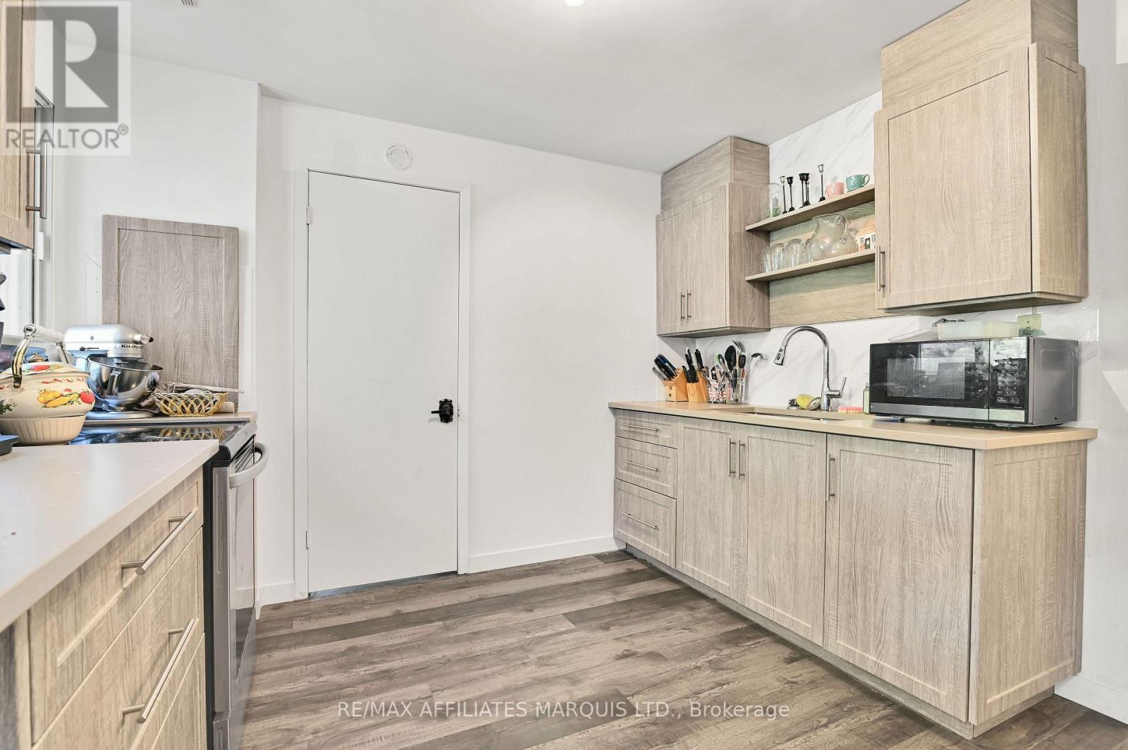 1603 Peter Street, Cornwall, ON - Indoor Photo Showing Kitchen