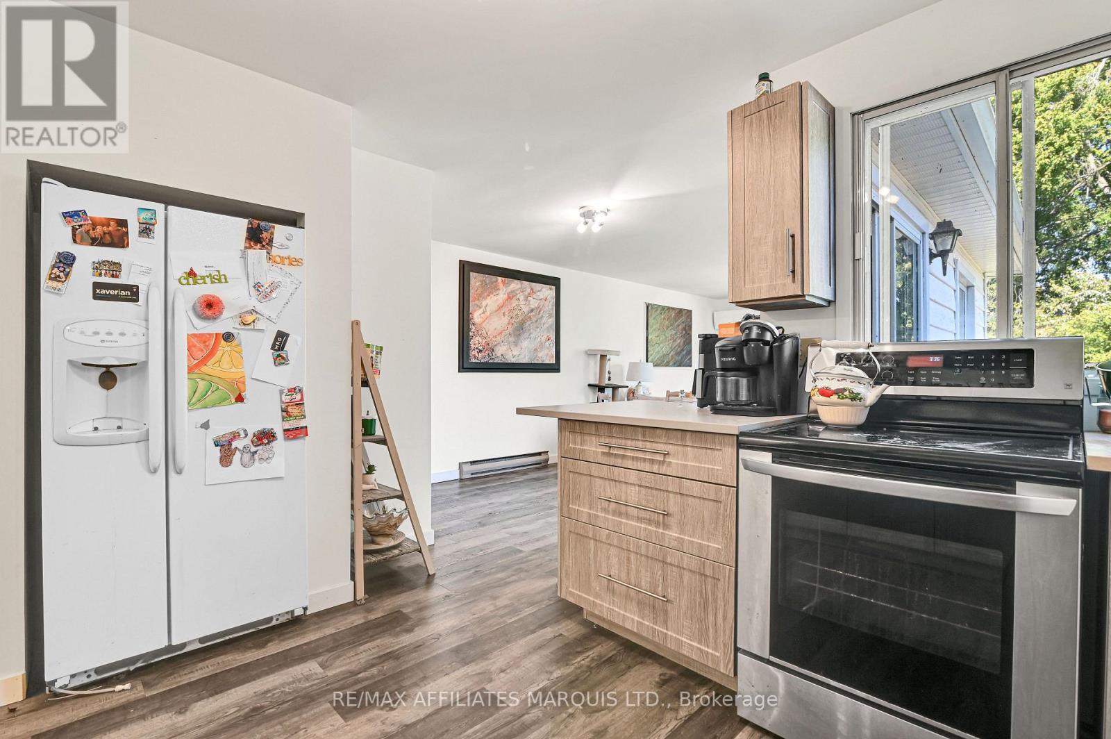 1603 Peter Street, Cornwall, ON - Indoor Photo Showing Kitchen