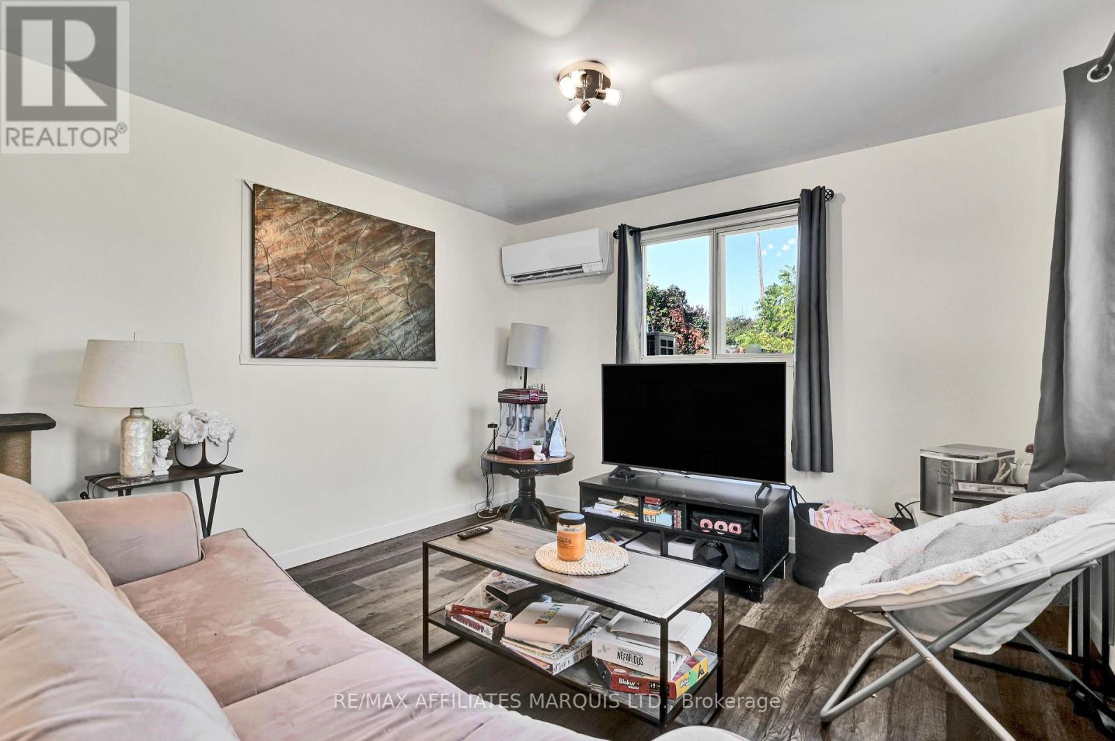 1603 Peter Street, Cornwall, ON - Indoor Photo Showing Other Room