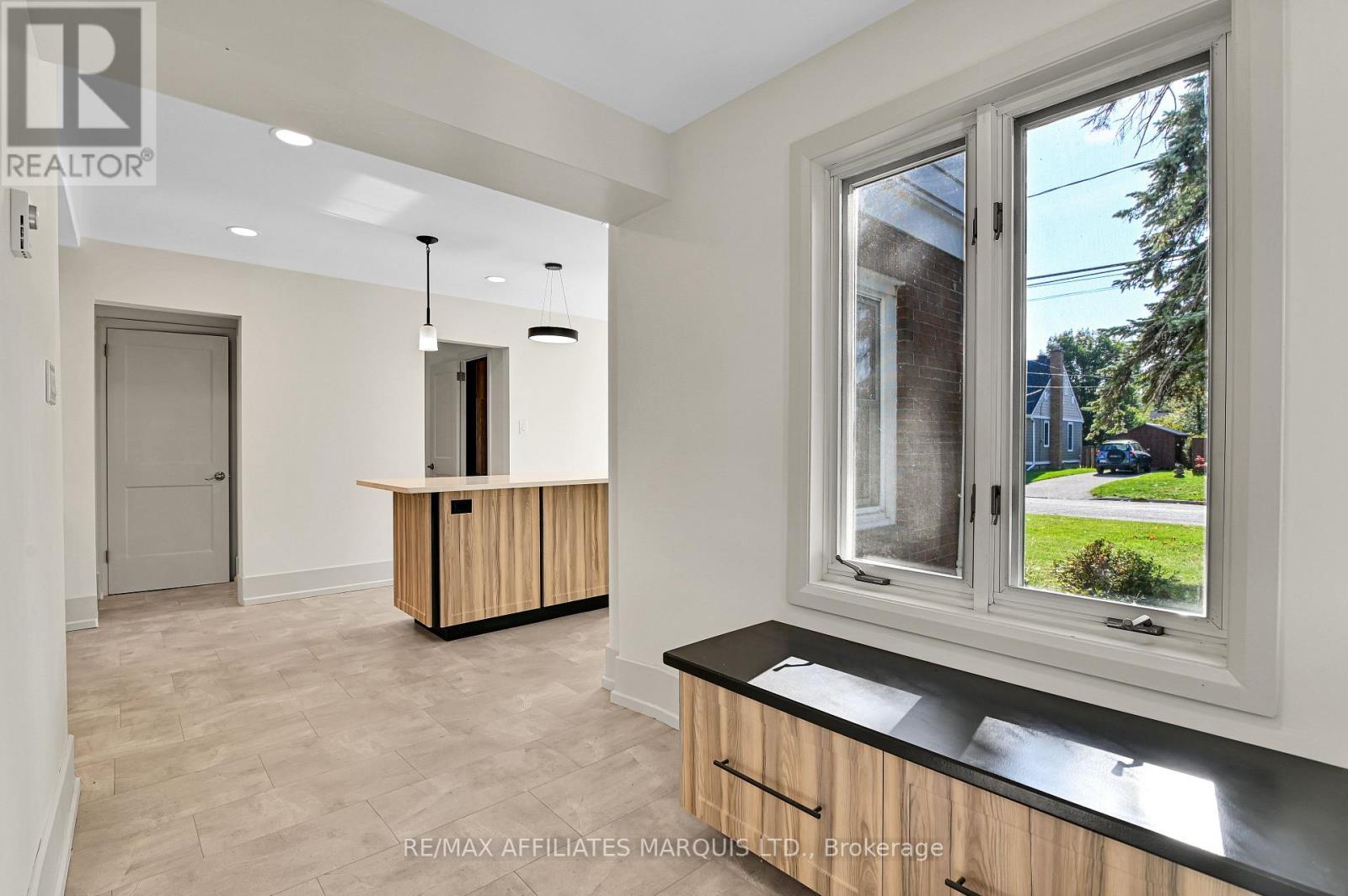 1603 Peter Street, Cornwall, ON - Indoor Photo Showing Other Room
