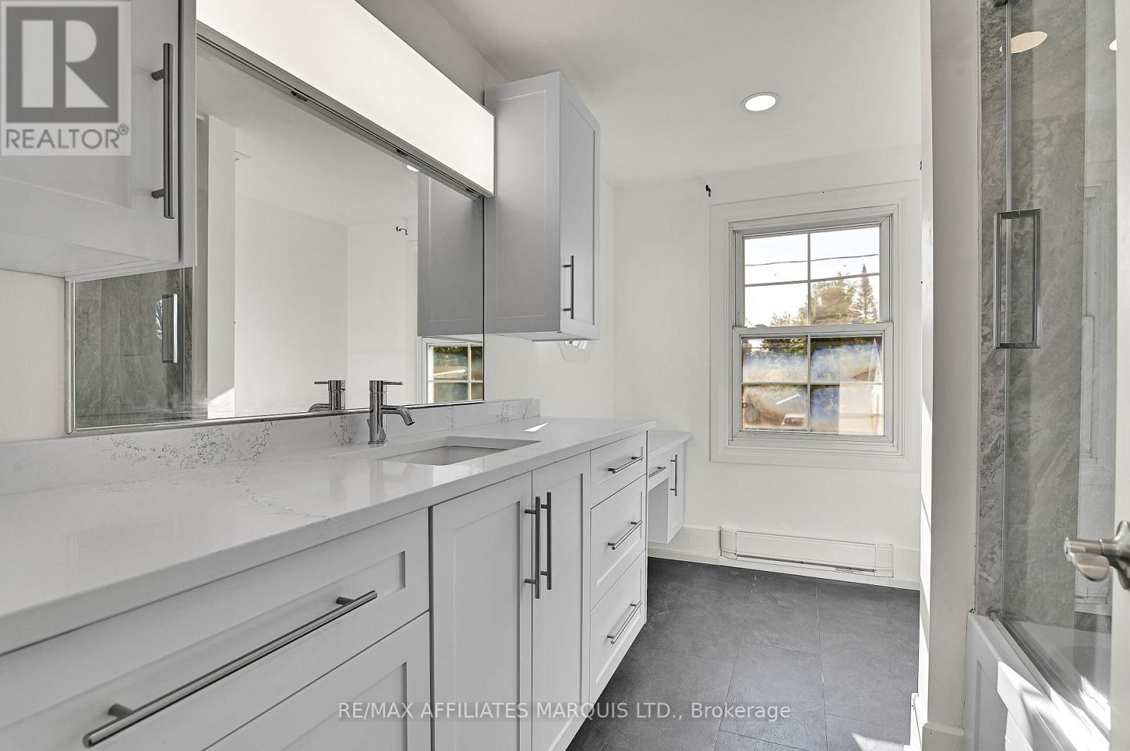 1603 Peter Street, Cornwall, ON - Indoor Photo Showing Kitchen