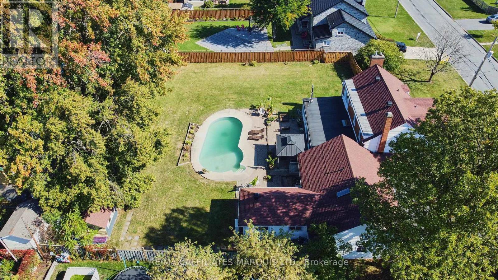 1603 Peter Street, Cornwall, ON - Outdoor With In Ground Pool