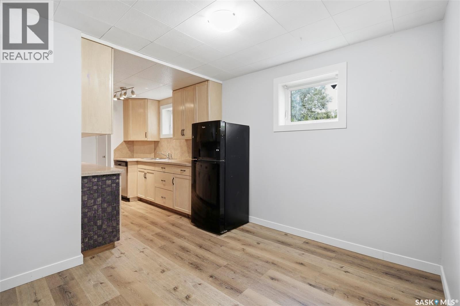 1318 B Avenue N, Saskatoon, SK - Indoor Photo Showing Kitchen