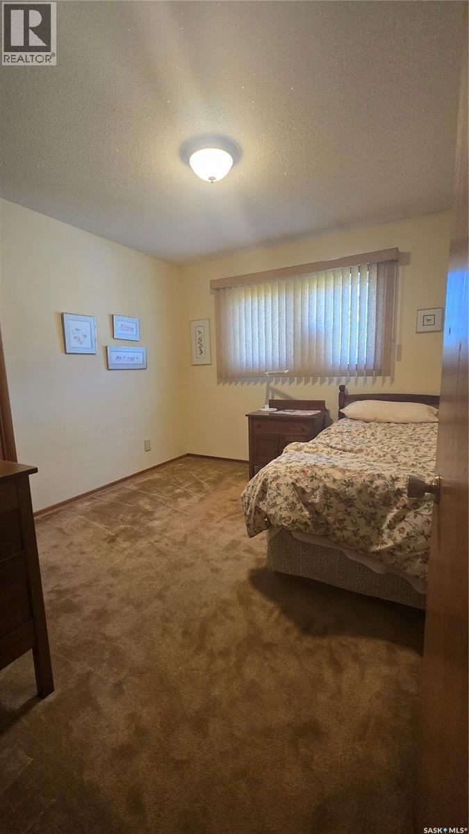 61 Moir Drive, Oxbow, SK - Indoor Photo Showing Bedroom