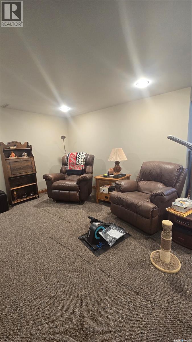 61 Moir Drive, Oxbow, SK - Indoor