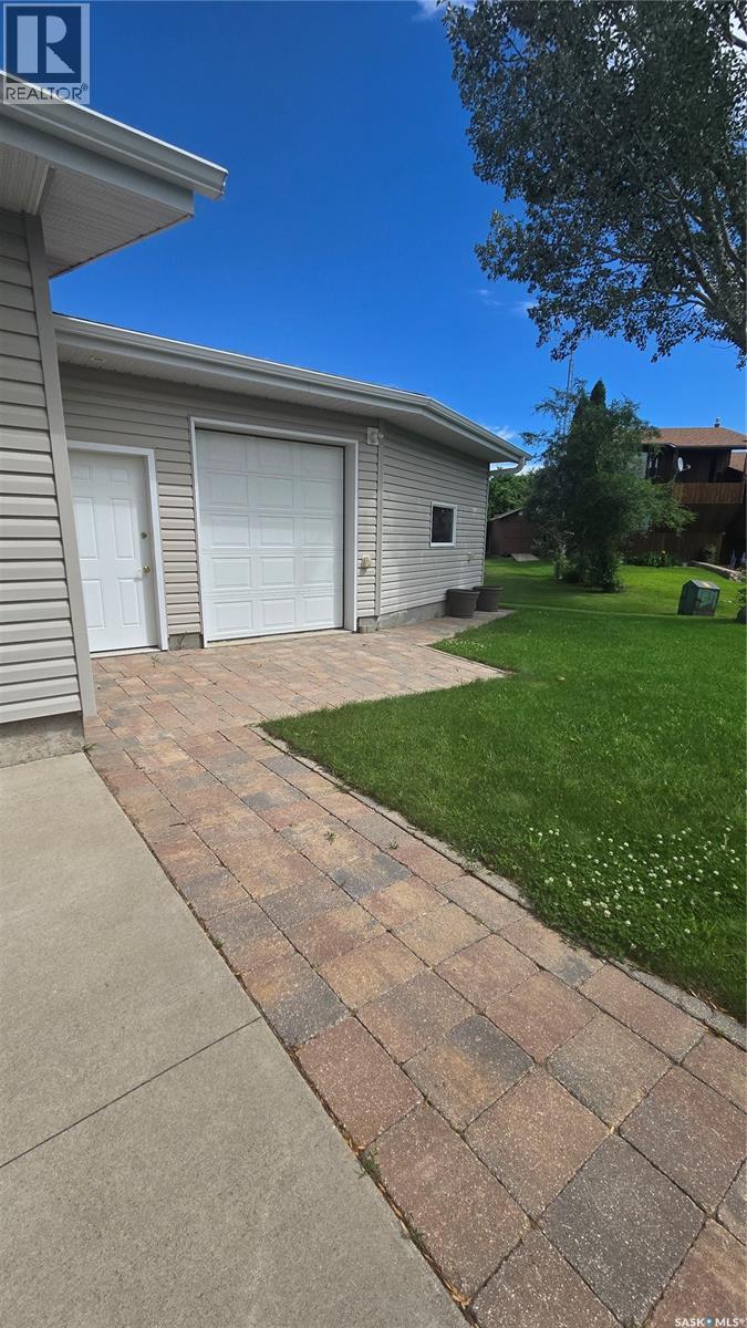 61 Moir Drive, Oxbow, SK - Outdoor With Exterior