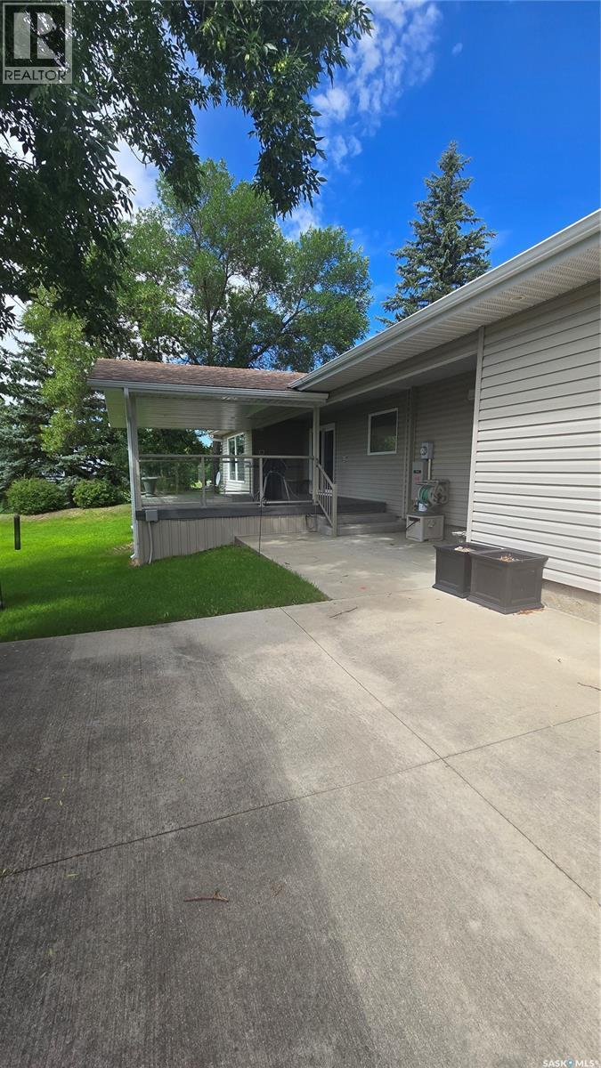 61 Moir Drive, Oxbow, SK - Outdoor With Deck Patio Veranda