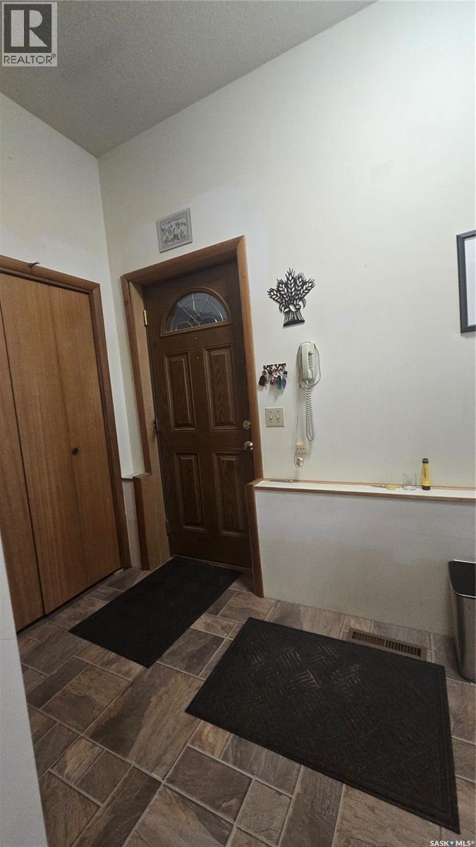 61 Moir Drive, Oxbow, SK - Indoor Photo Showing Other Room