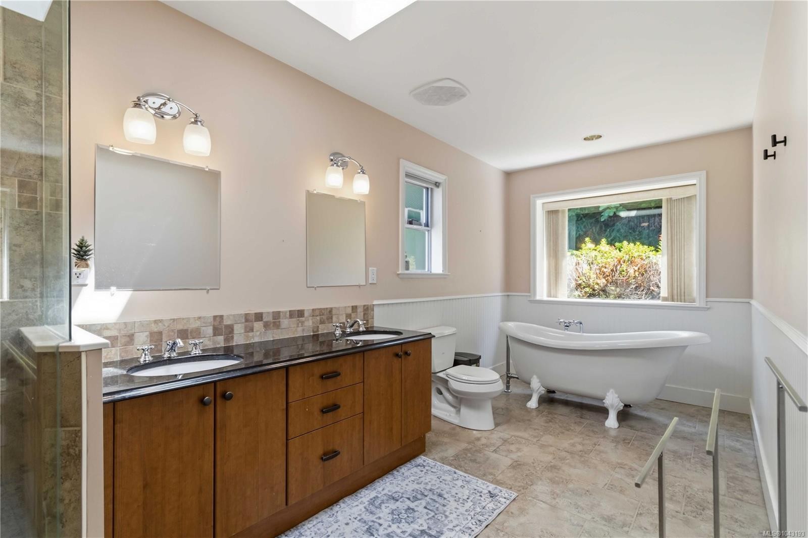 4343 Emily Carr Dr, Saanich, BC