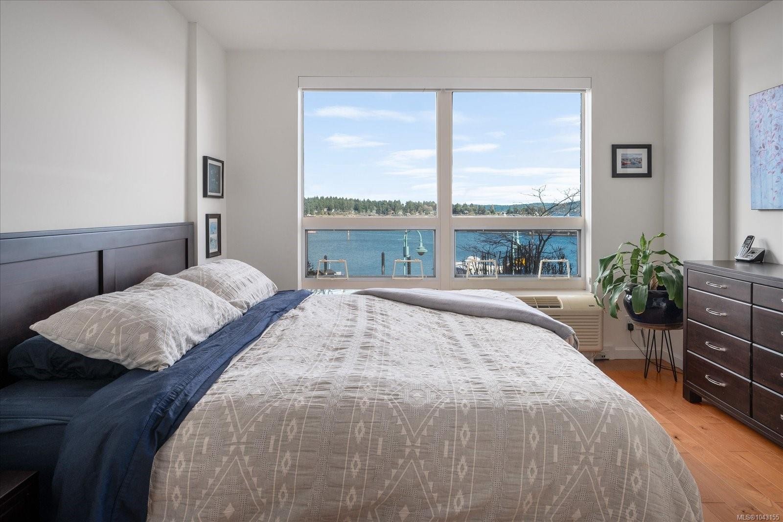 #Th10-38 Front St, Nanaimo, BC