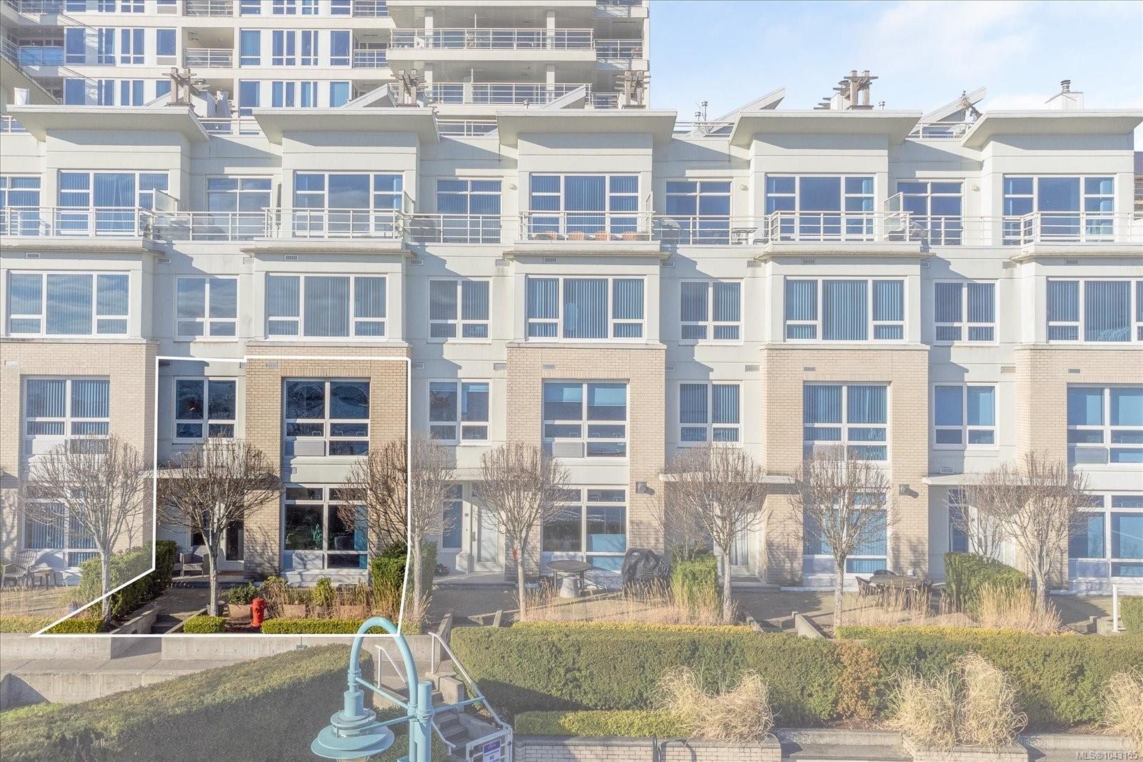 #Th10-38 Front St, Nanaimo, BC