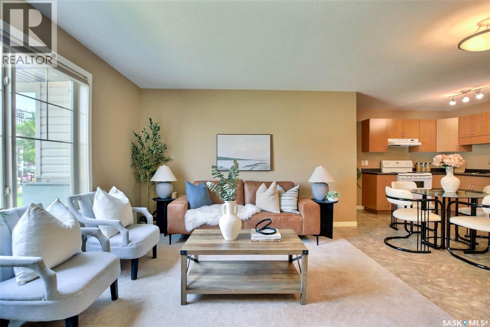 10 5011 James Hill Road, Regina, SK - Indoor