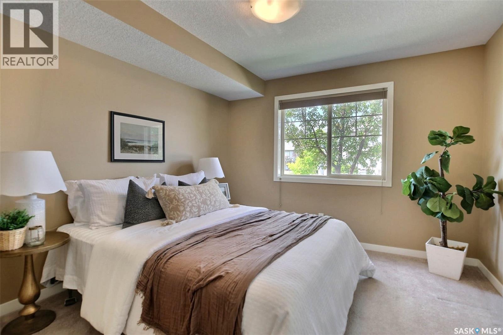 10 5011 James Hill Road, Regina, SK - Indoor Photo Showing Bedroom
