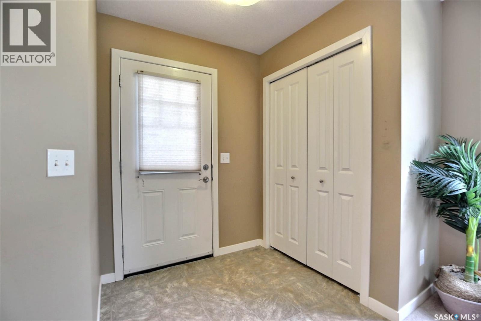 10 5011 James Hill Road, Regina, SK - Indoor Photo Showing Other Room