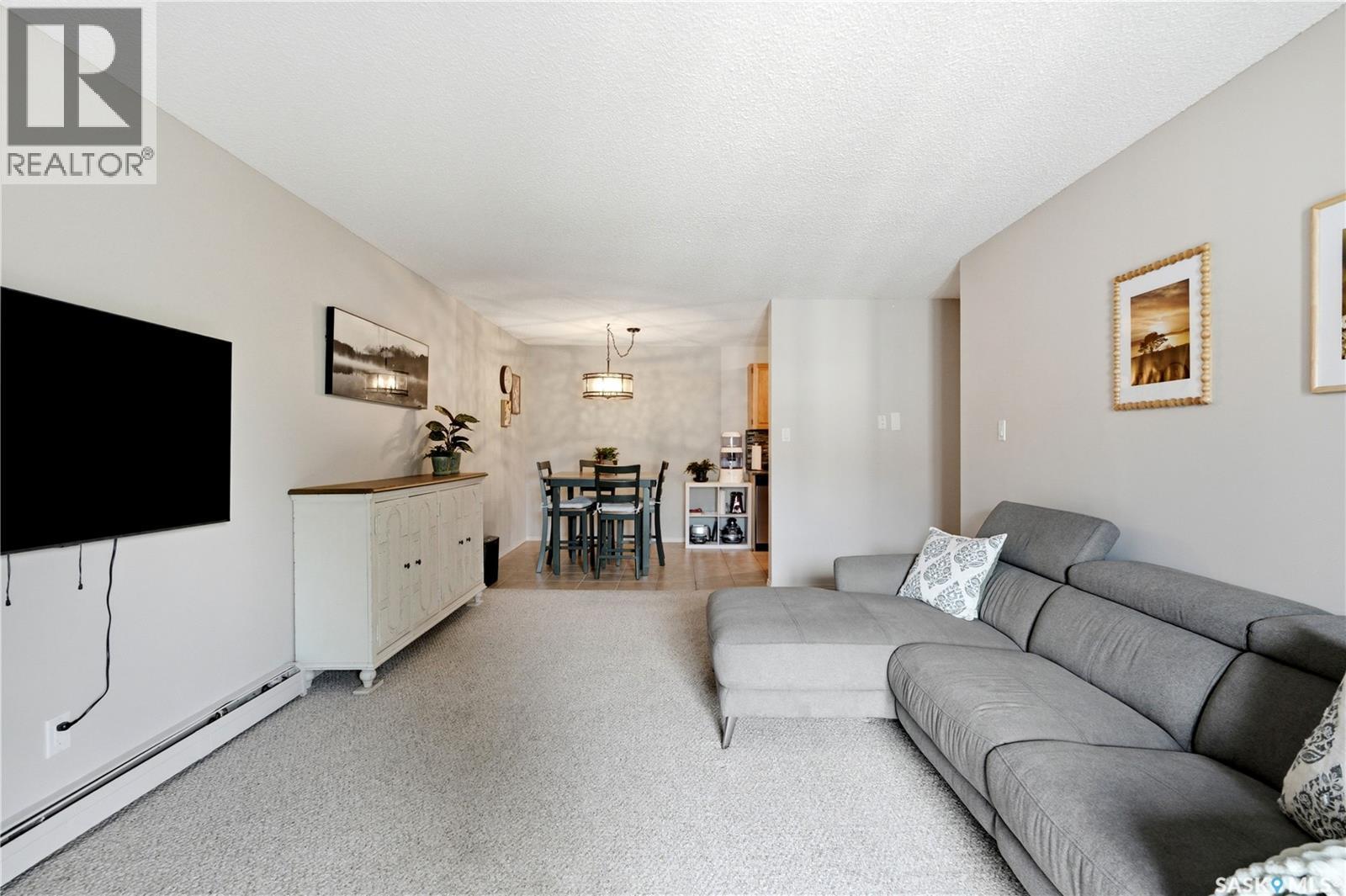 730 510 Prairie Avenue, Saskatoon, SK - Indoor Photo Showing Living Room