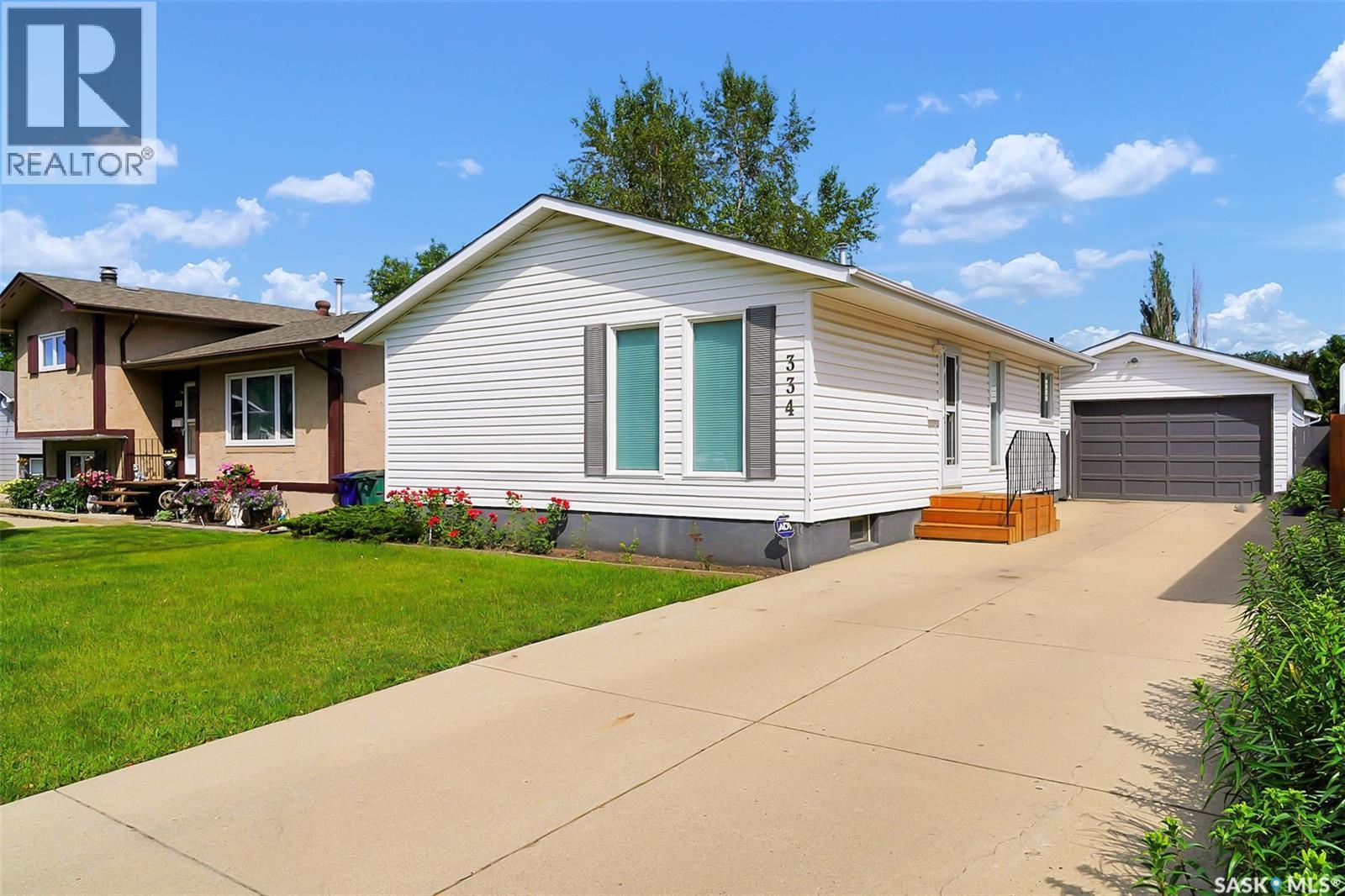334 Johnson Crescent, Saskatoon, SK - Outdoor