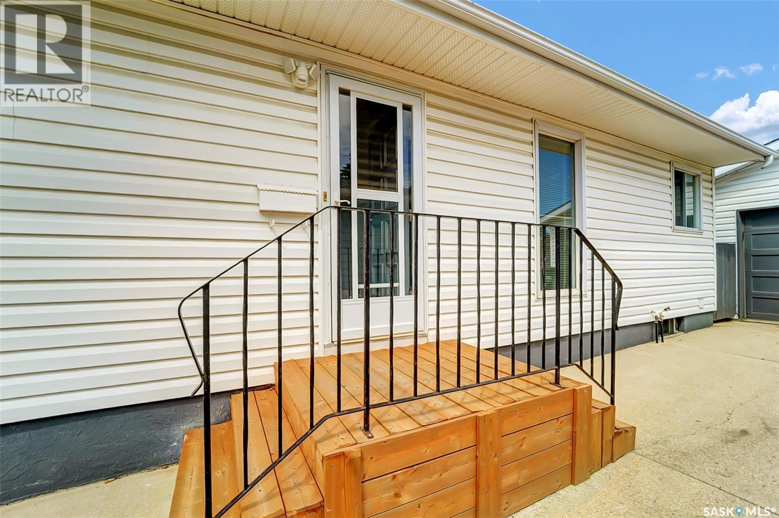 334 Johnson Crescent, Saskatoon, SK - Outdoor With Exterior