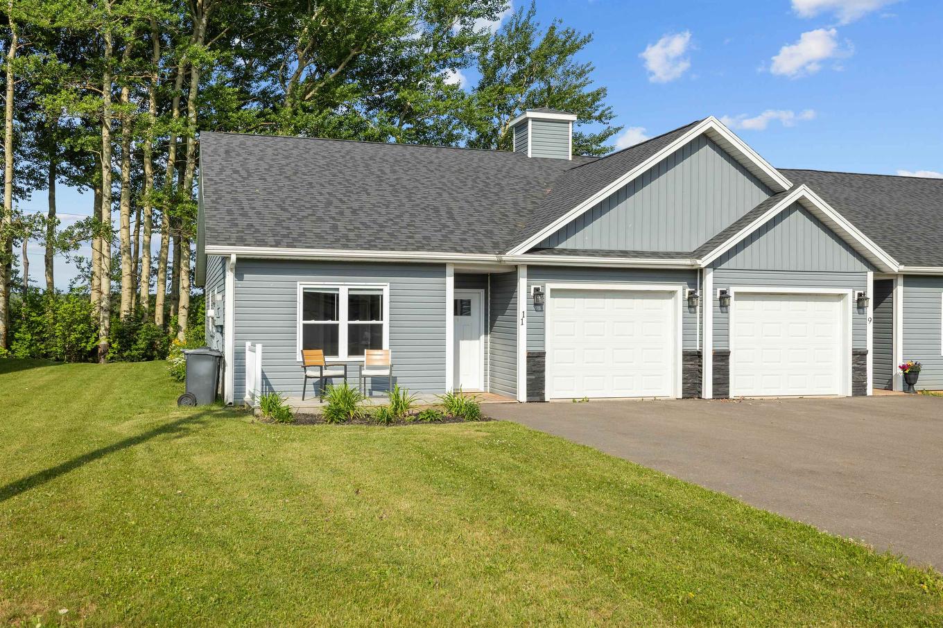 11 Mill Pond Lane, Cornwall, PE
