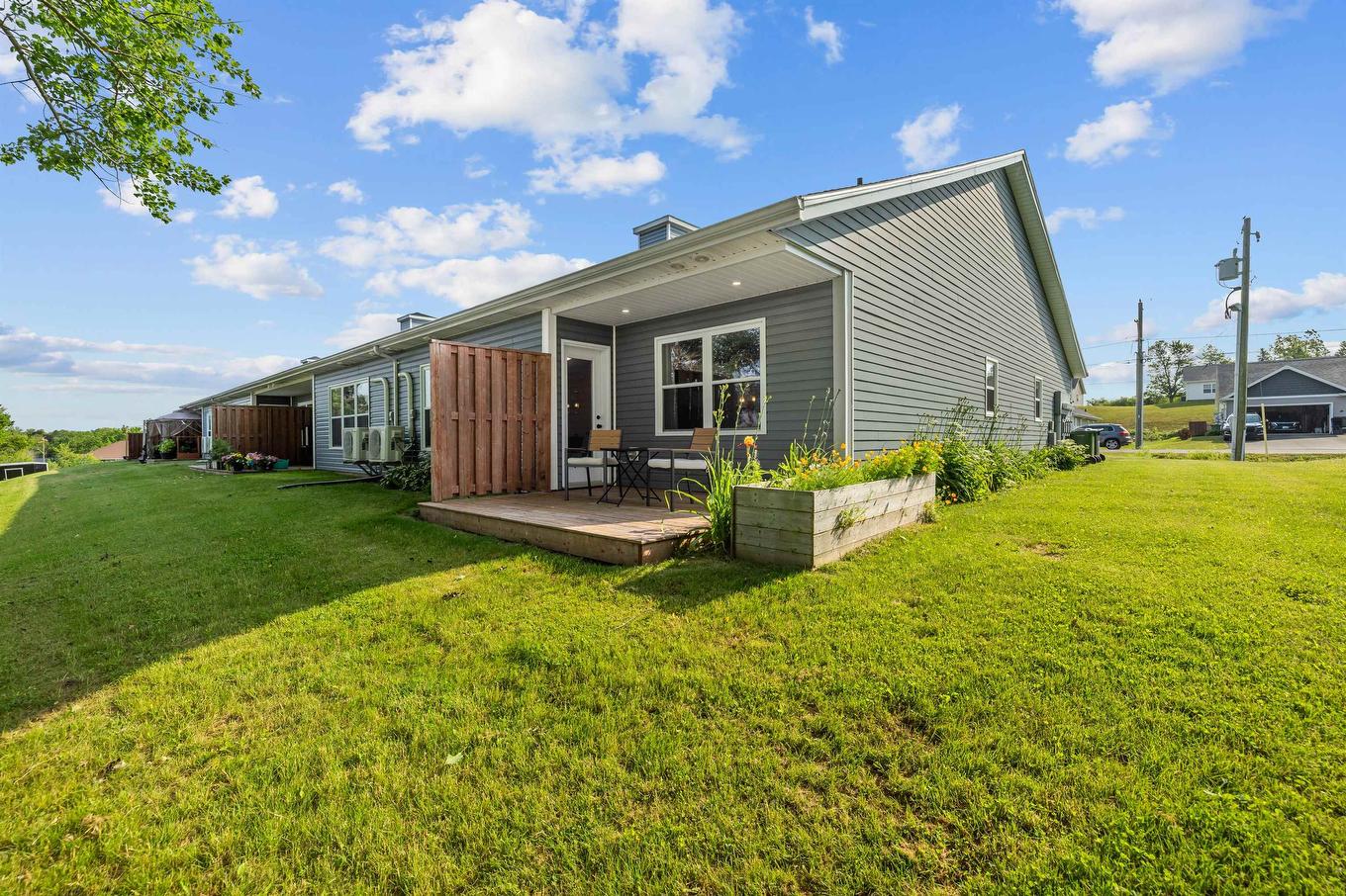 11 Mill Pond Lane, Cornwall, PE