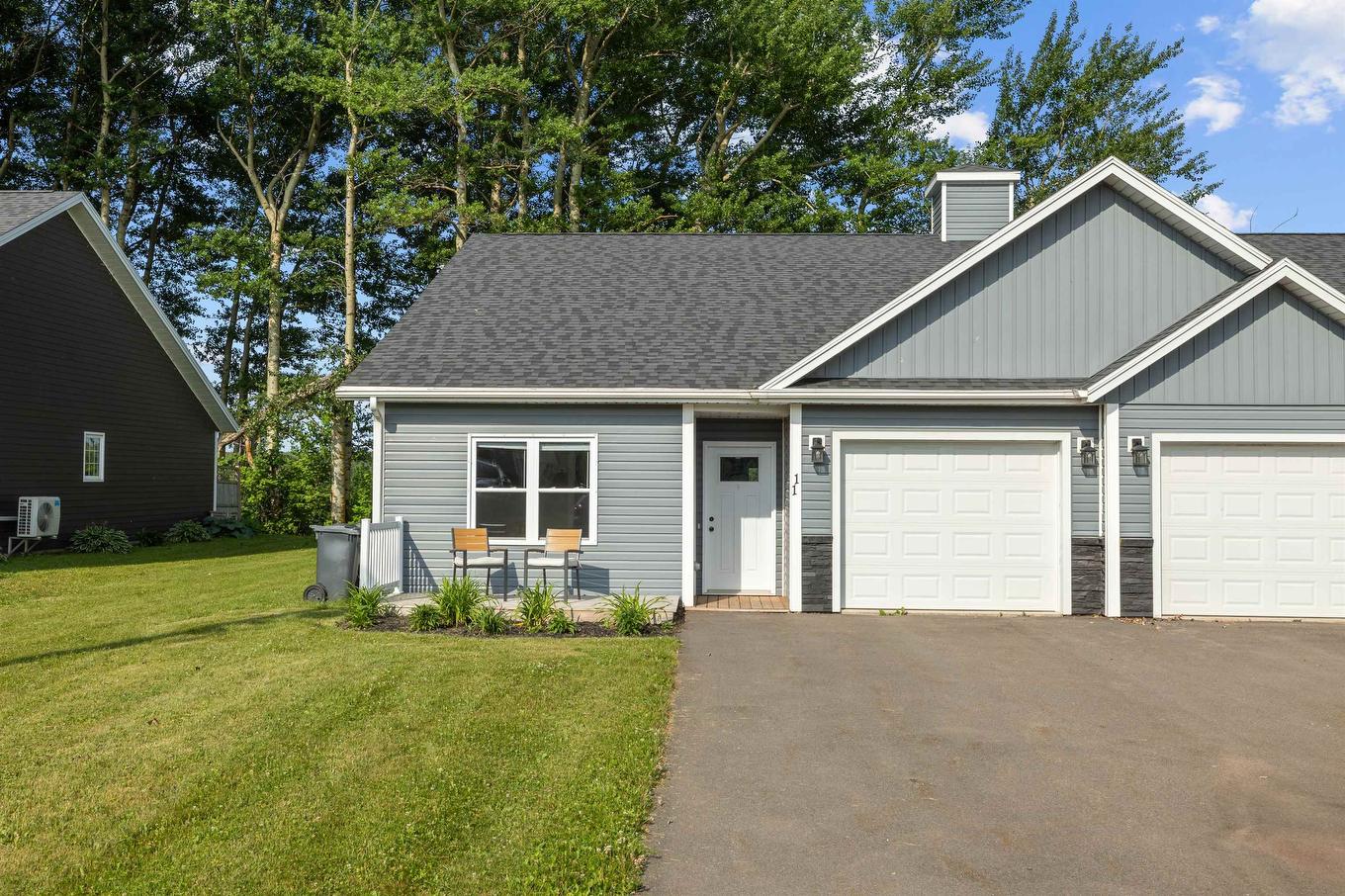 11 Mill Pond Lane, Cornwall, PE