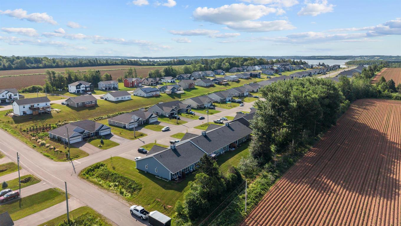11 Mill Pond Lane, Cornwall, PE