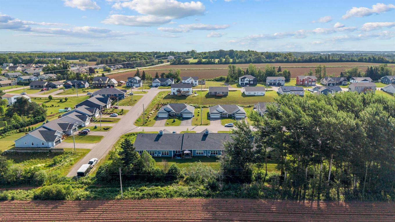 11 Mill Pond Lane, Cornwall, PE