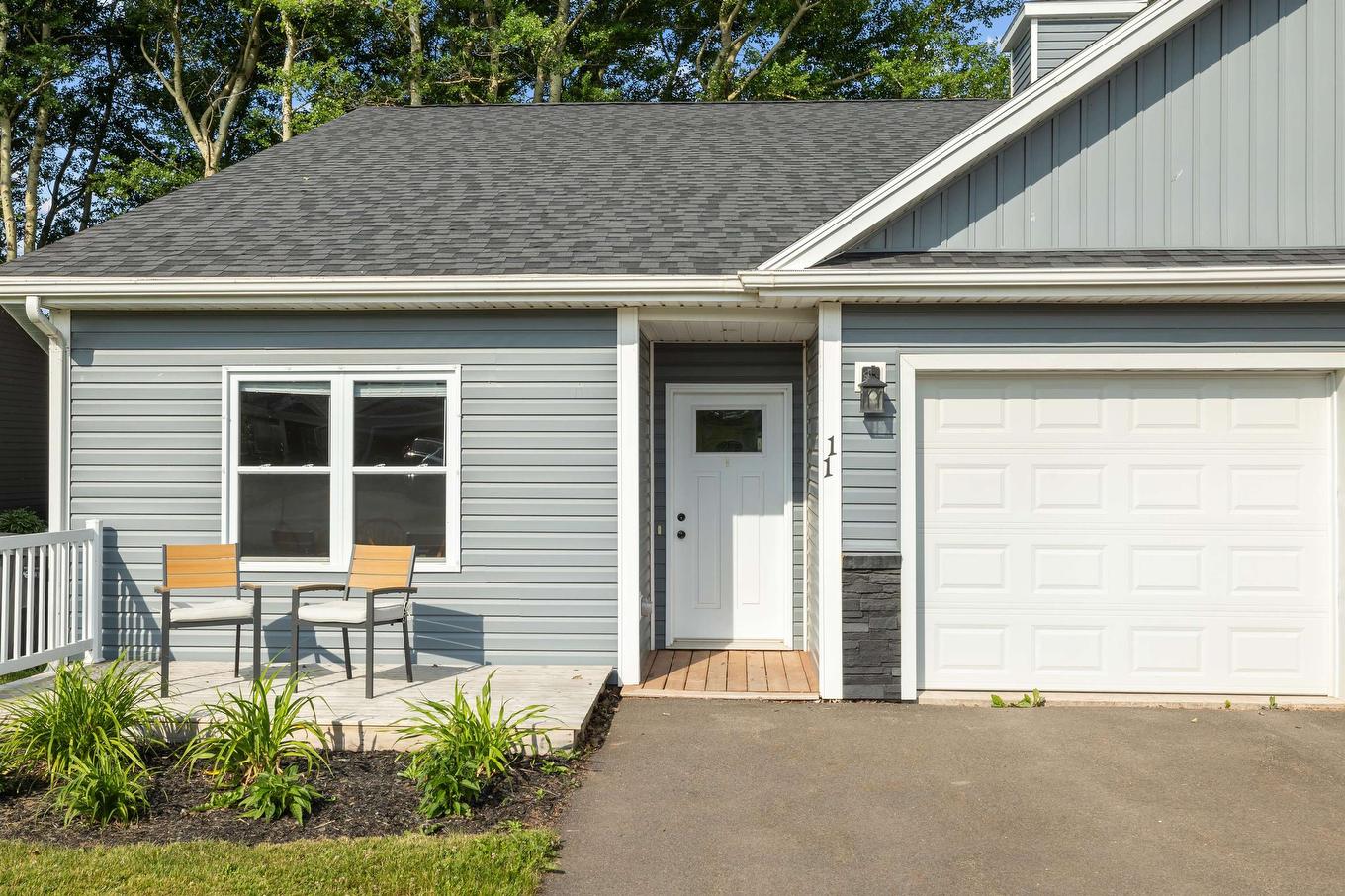 11 Mill Pond Lane, Cornwall, PE