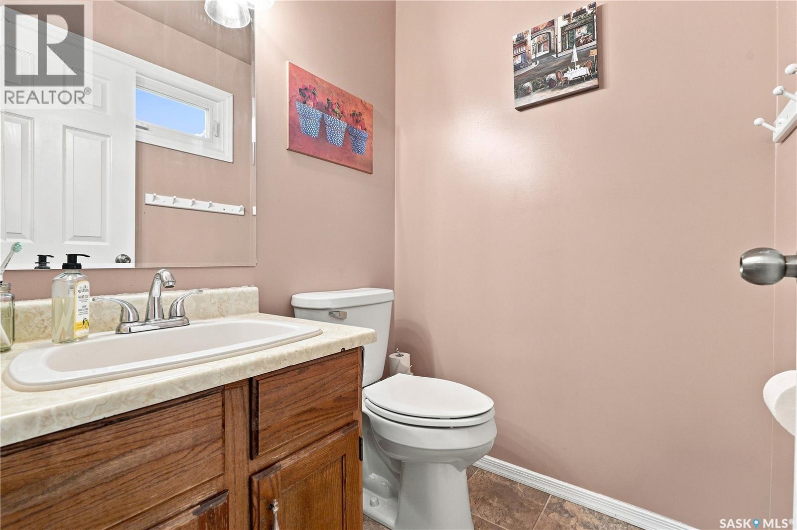 242 Candle Crescent, Saskatoon, SK - Indoor Photo Showing Bathroom