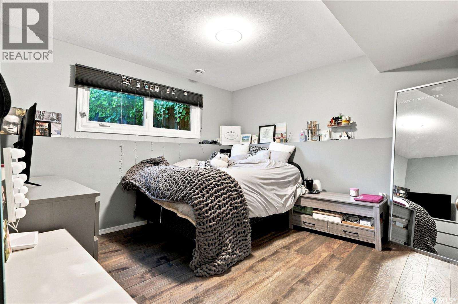 242 Candle Crescent, Saskatoon, SK - Indoor Photo Showing Bedroom