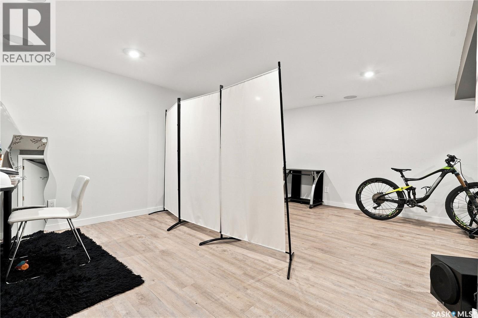 242 Candle Crescent, Saskatoon, SK - Indoor