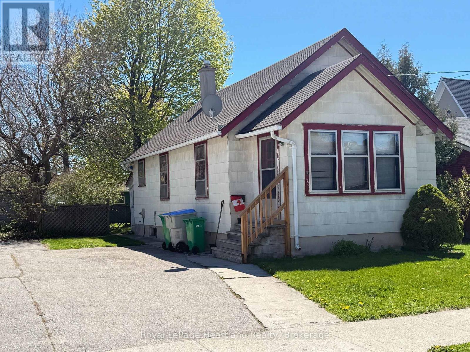 15 Nelson Street W, Goderich (Goderich (Town)), ON - Outdoor