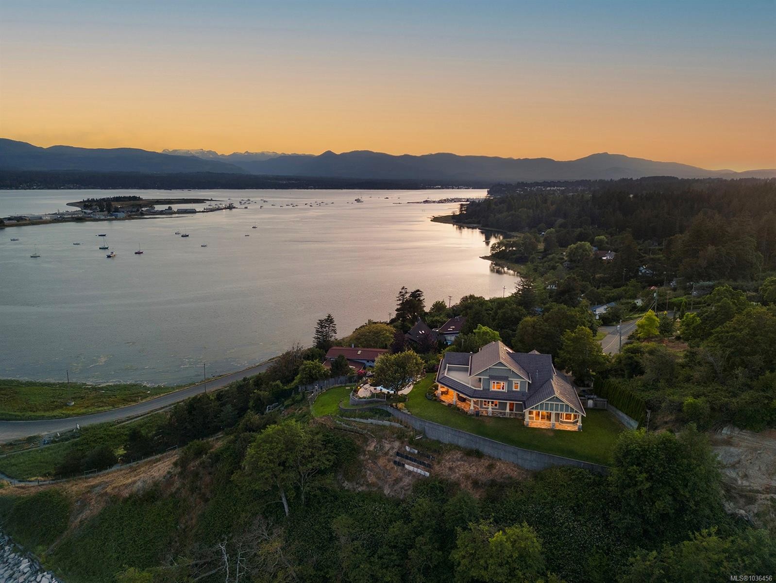1133 Yates Rd, Comox, BC