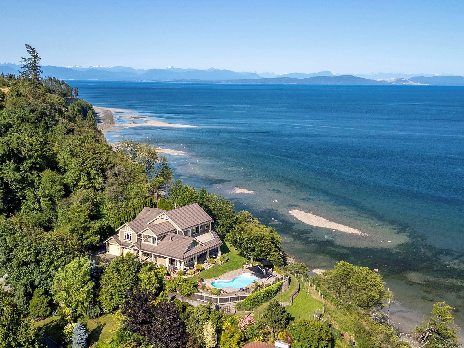 1133 Yates Rd, Comox, BC