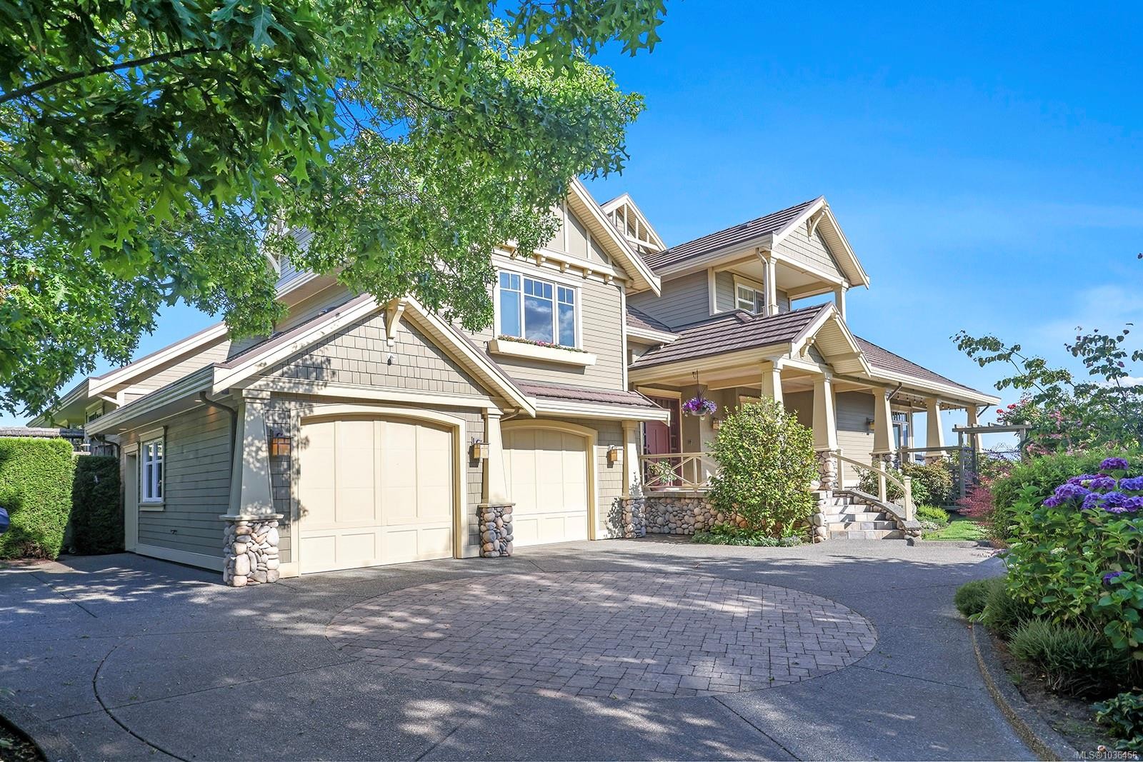 1133 Yates Rd, Comox, BC