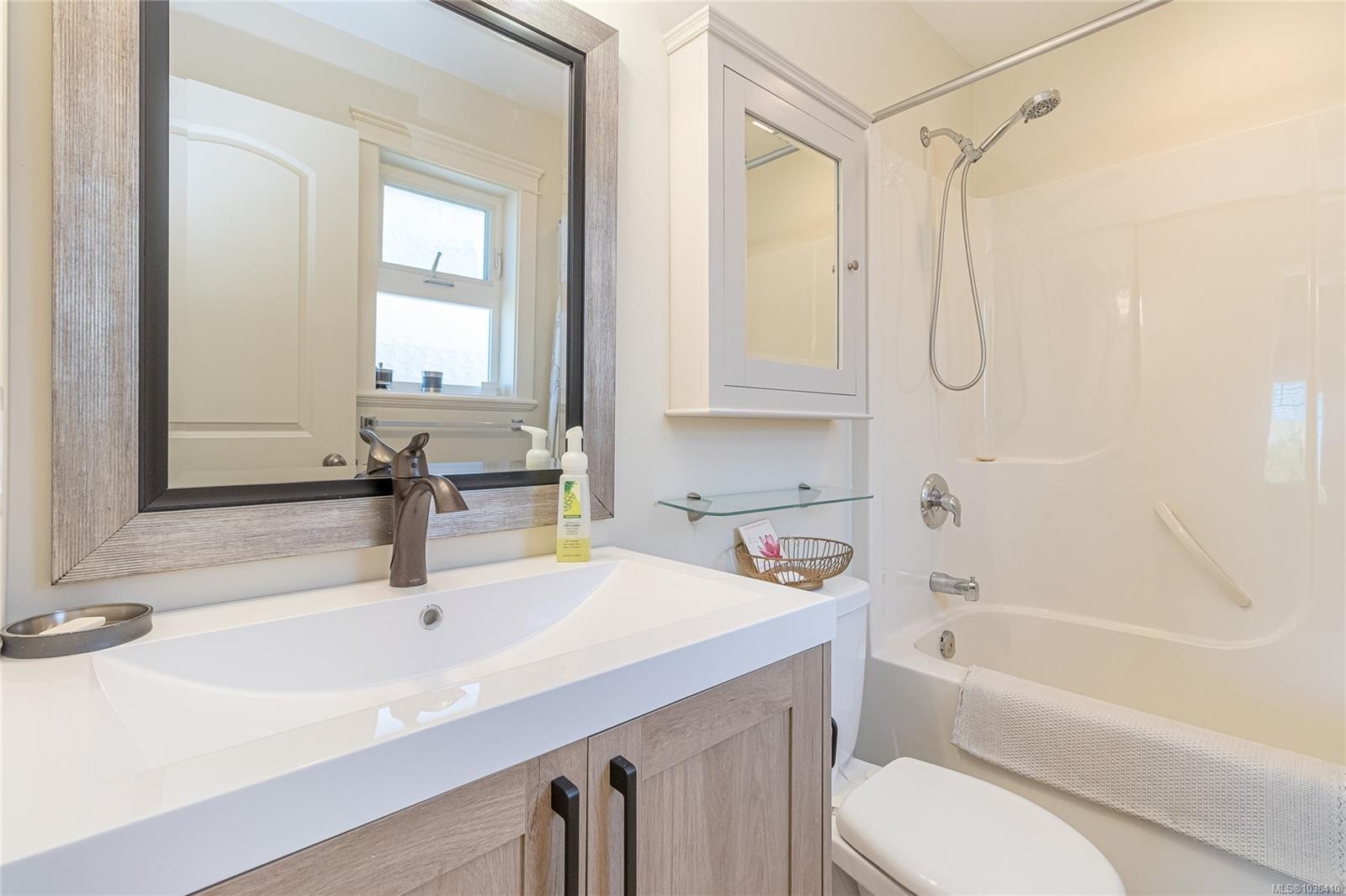 1714 Chaplin St, Crofton, BC