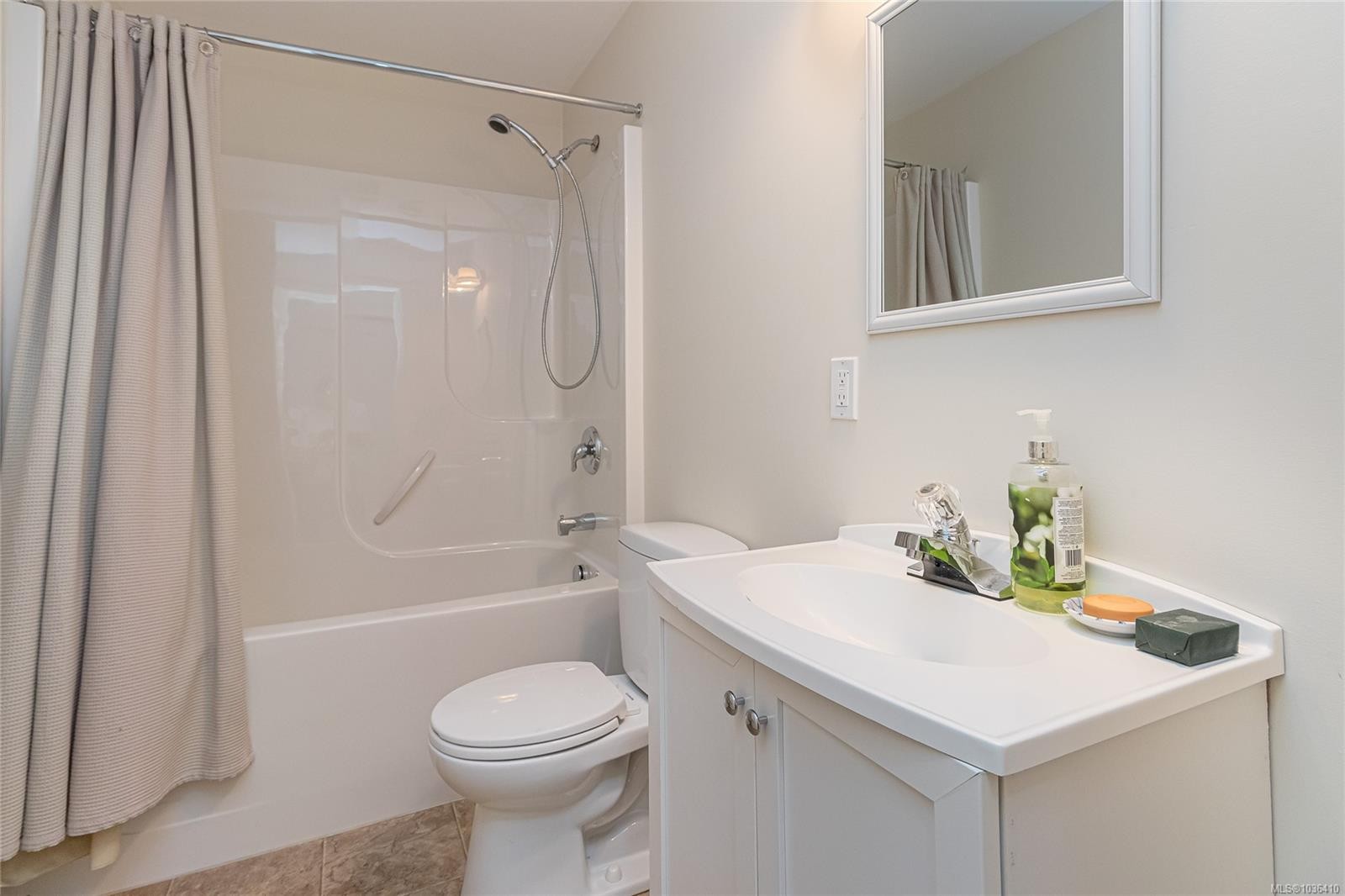 1714 Chaplin St, Crofton, BC