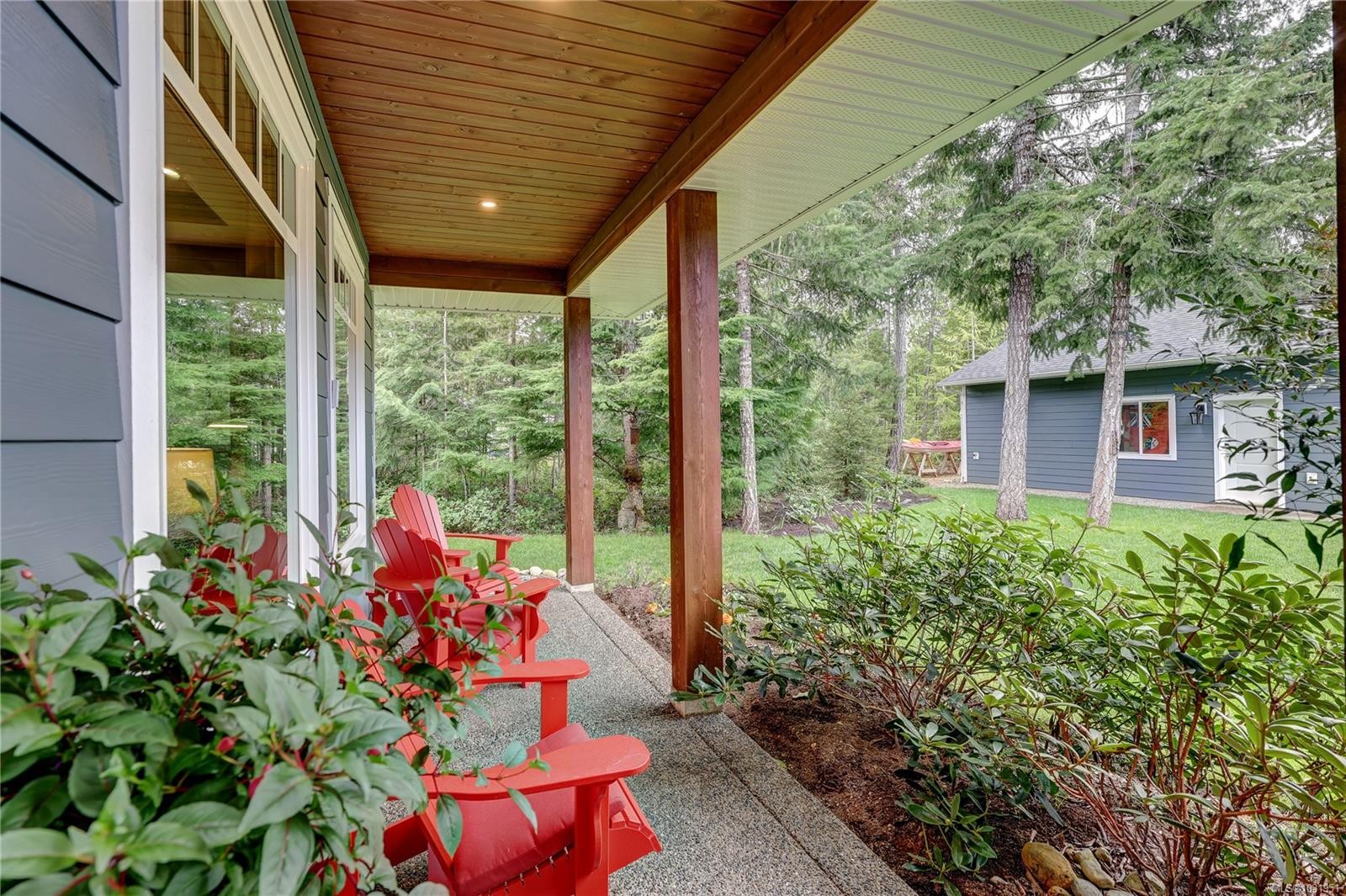1868 Galvin Pl, Qualicum Beach, BC
