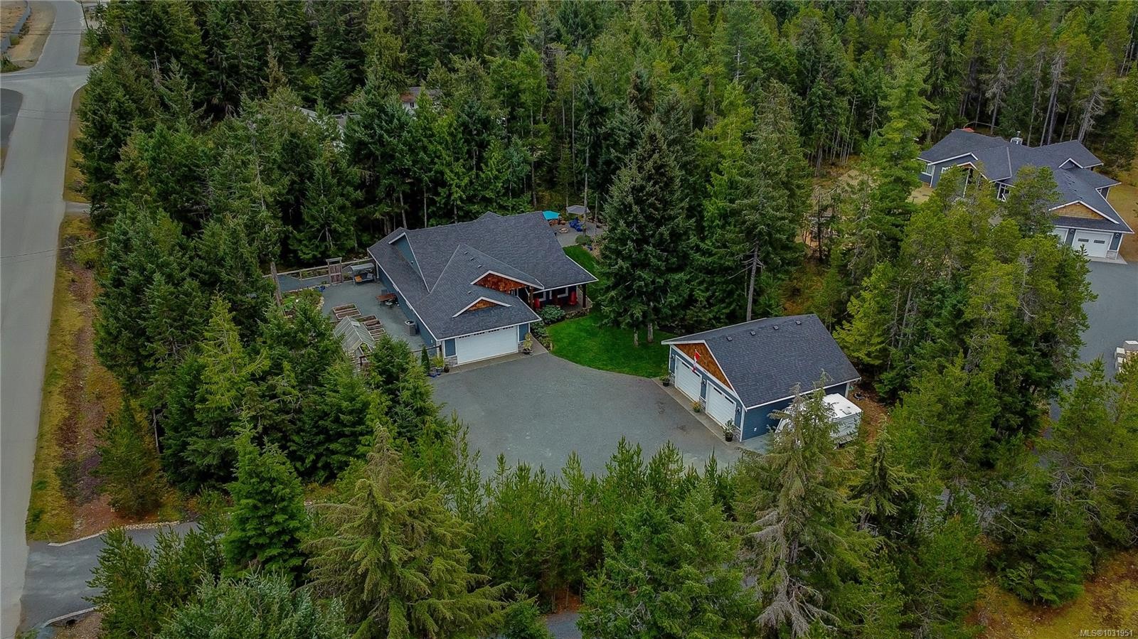 1868 Galvin Pl, Qualicum Beach, BC
