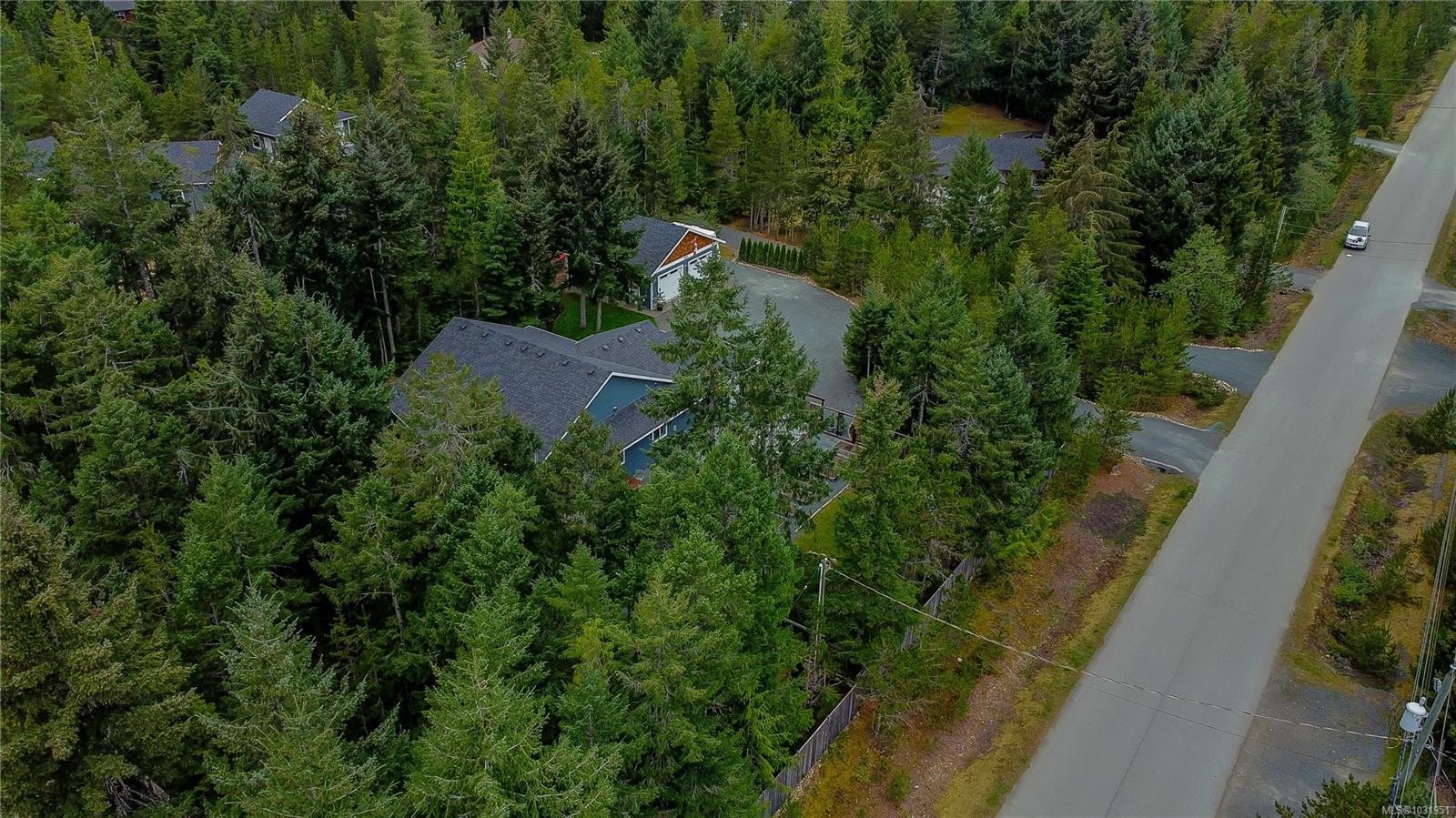 1868 Galvin Pl, Qualicum Beach, BC